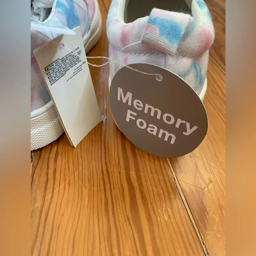 NWT Girls Gap Sneakers